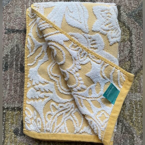 Target @ Home Flower Hand Towels - Picture 2 of 5